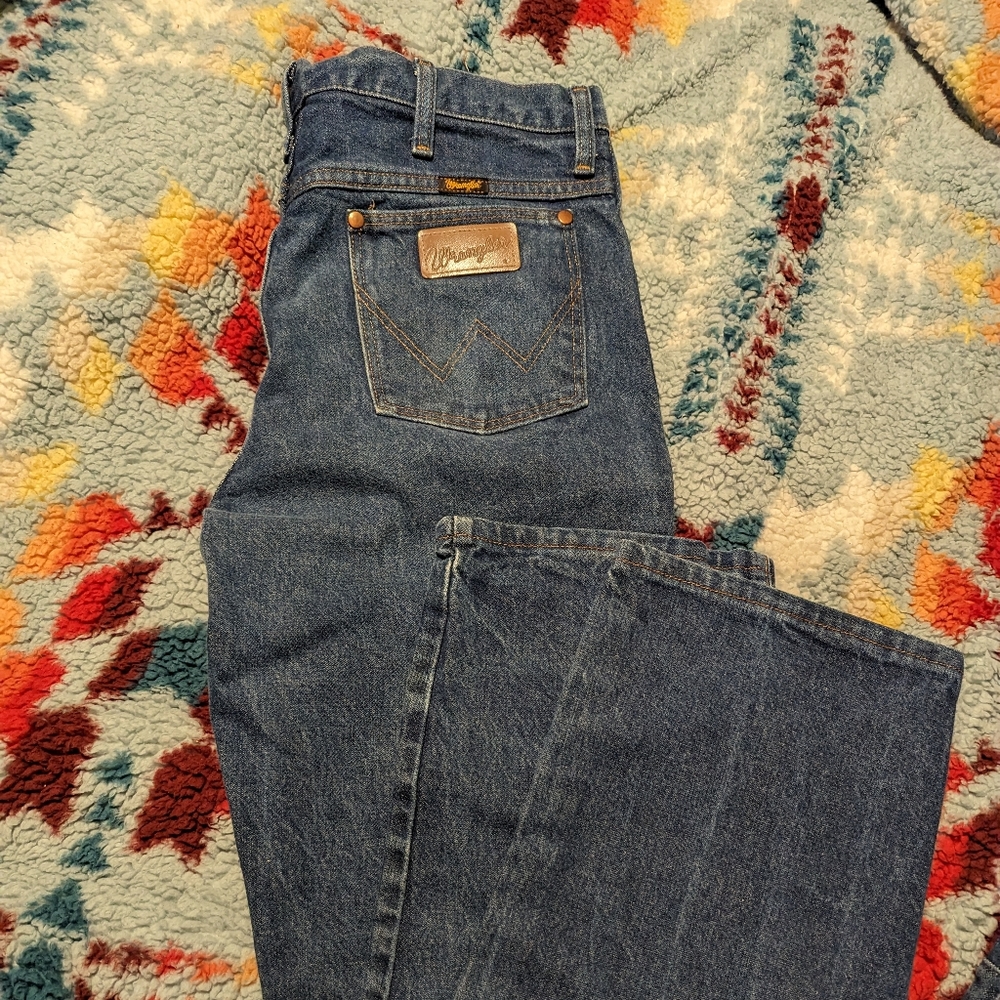 Wrangler 33 x 34